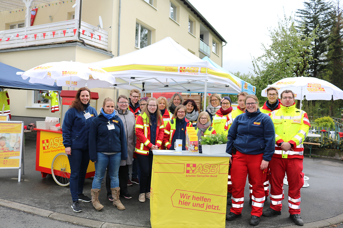 ASB-Stand in der Marktstraße und Festumzug