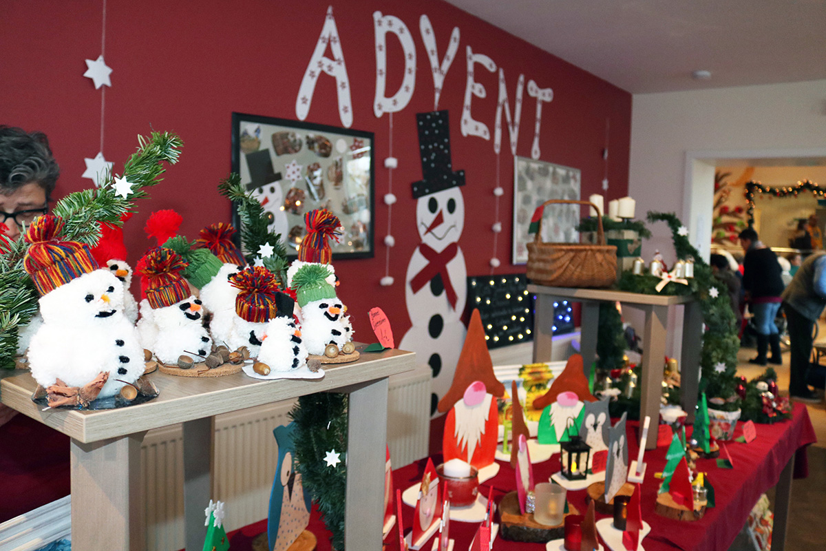 Kreative Advents- und Weihnachtsdekoration: Beim Basar der Tagespflege Lutterberg gibt es eine große Auswahl an besonderen Geschenkideen.